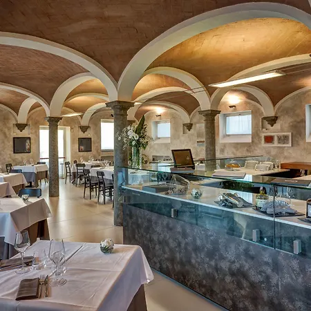 Forlanini 52 Otel Parma