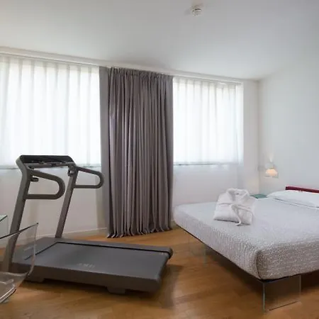 Otel Forlanini 52 Parma