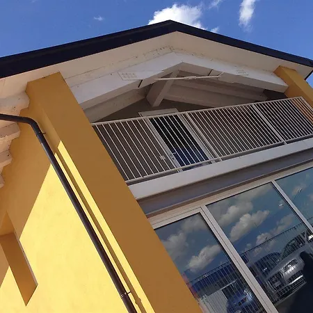 Otel Forlanini 52 Parma