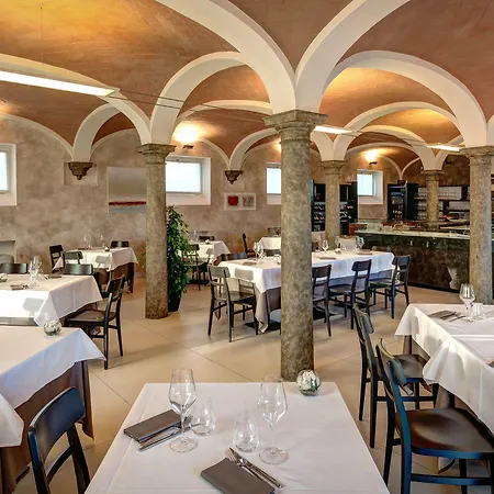 Hotel Forlanini 52 3*