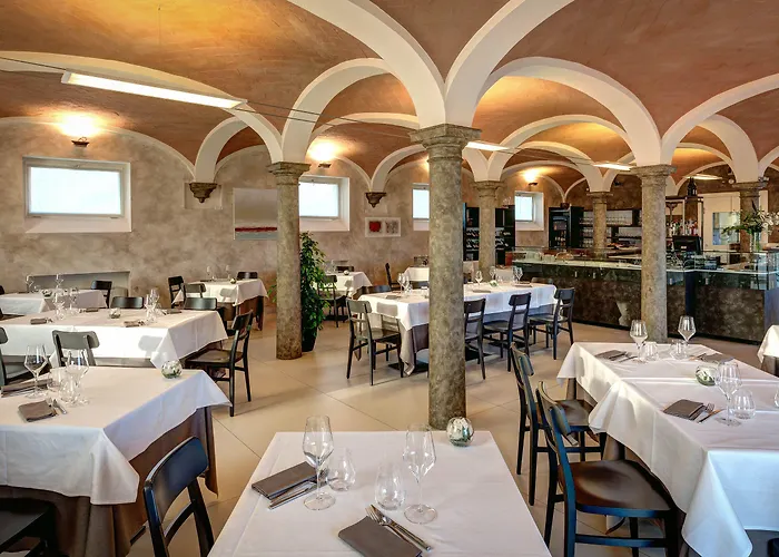 فندق Forlanini 52 3*